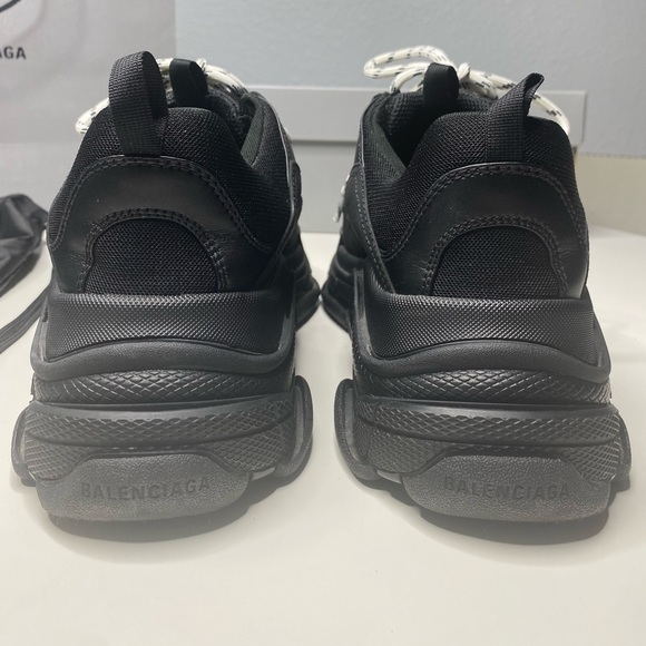 Balenciaga Triple S Black - Picture 4 of 7